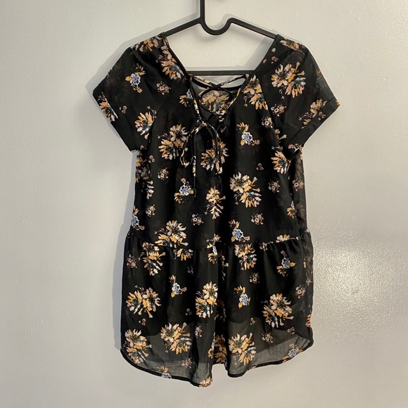 Sheer Black and Floral Flowy Blouse - Picture 3 of 4